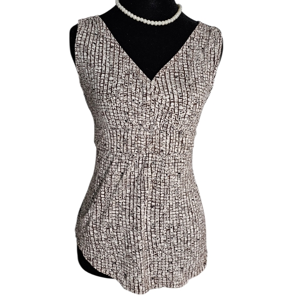 Banana Republic Tops - Banana Republic Geometric V-Neck Top - Tag S (Fits like M)